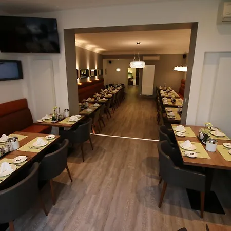 Hotel Zum Adler 3*